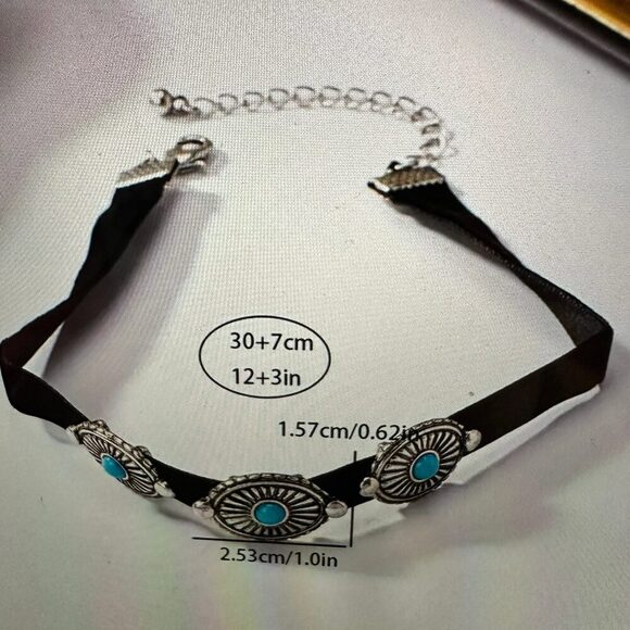 Turquoise Concho Choker Necklace with Black Velvet - Boho Western Style in Gift - Picture 6 of 12